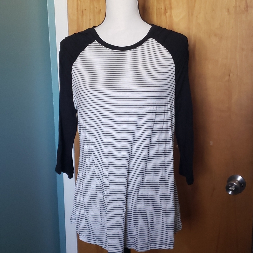 Baseball tee